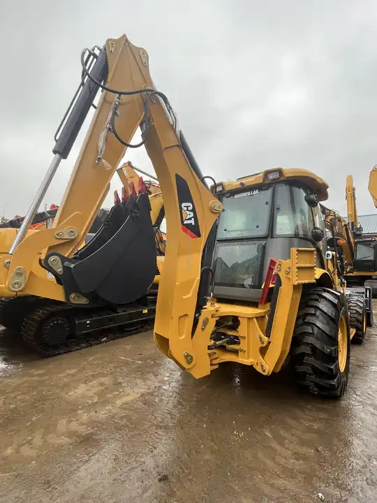 Cheap Price 420f2 Used Backhoe Loader Used Backhoes Cat 420f2 Tractor Backhoe Loader with good working condition on Sale - Backhoe loader: gambar 2 Cheap Price 420f2 Used Backhoe Loader Used Backhoes Cat 420f2 Tractor Backhoe Loader with good working condition on Sale - Backhoe loader: gambar 2