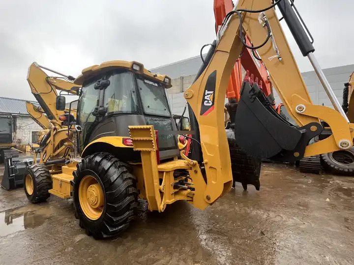 Cheap Price 420f2 Used Backhoe Loader Used Backhoes Cat 420f2 Tractor Backhoe Loader with good working condition on Sale - Backhoe loader: gambar 3 Cheap Price 420f2 Used Backhoe Loader Used Backhoes Cat 420f2 Tractor Backhoe Loader with good working condition on Sale - Backhoe loader: gambar 3