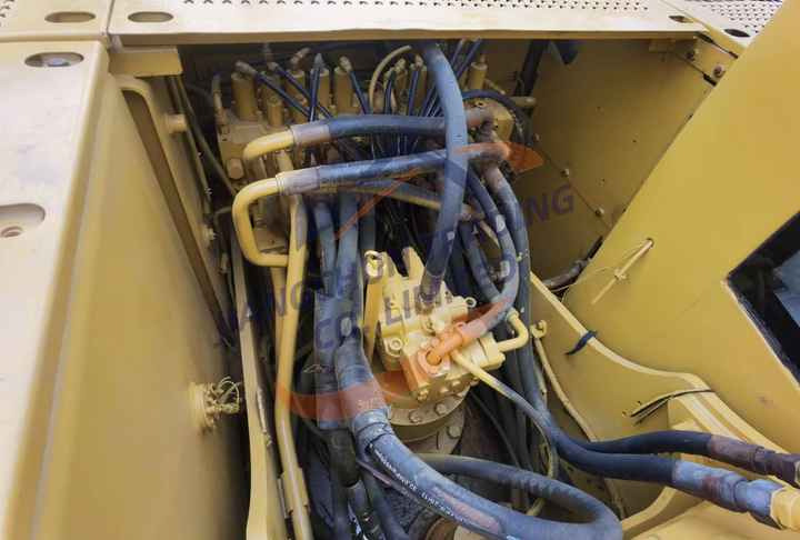 Excavator cabin 320c excavator cab cat 325 cl cabin for caterpillar excavator 320C - Ekskavator perayap: gambar 5 Excavator cabin 320c excavator cab cat 325 cl cabin for caterpillar excavator 320C - Ekskavator perayap: gambar 5