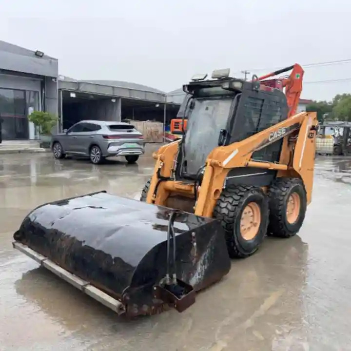 Factory Price case 420 Mini Skid Steer Loader Free After Sale 420 430 440 Mini Skid Steer Loader with Brand Engine - Skid steer: gambar 2 Factory Price case 420 Mini Skid Steer Loader Free After Sale 420 430 440 Mini Skid Steer Loader with Brand Engine - Skid steer: gambar 2