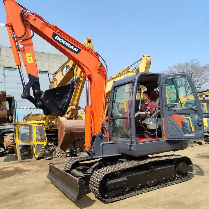 High Quality Hot Sale Used 6t Mini Excavator Original Korea Doosan Used Excavators Doosan Dx60 With Good Performance - Ekskavator perayap: gambar 2 High Quality Hot Sale Used 6t Mini Excavator Original Korea Doosan Used Excavators Doosan Dx60 With Good Performance - Ekskavator perayap: gambar 2