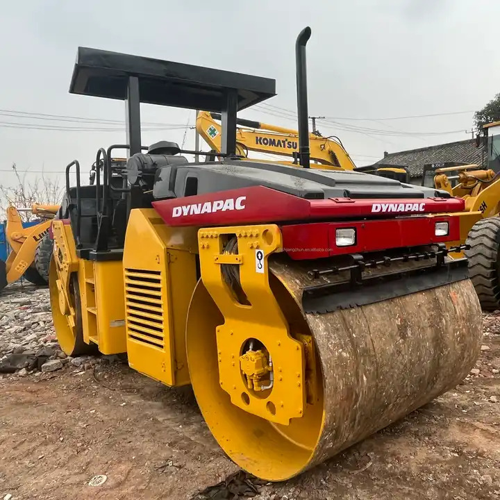 High Quality Used Industrial Compactor Machine Dynapac Cc 422 Hydraulic Vibrating Road Roller For Sale With High Quality - Roller jalan: gambar 2 High Quality Used Industrial Compactor Machine Dynapac Cc 422 Hydraulic Vibrating Road Roller For Sale With High Quality - Roller jalan: gambar 2