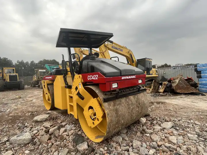 High Quality Used Industrial Compactor Machine Dynapac Cc 422 Hydraulic Vibrating Road Roller For Sale With High Quality - Roller jalan: gambar 3 High Quality Used Industrial Compactor Machine Dynapac Cc 422 Hydraulic Vibrating Road Roller For Sale With High Quality - Roller jalan: gambar 3