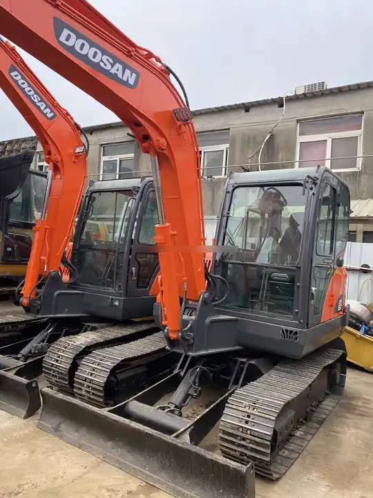 High Quality and Low price Used Doosan Dx60 Wheeled Excavator In Good Condition 6-ton Mini 6t Excavator for sale - Ekskavator perayap: gambar 5 High Quality and Low price Used Doosan Dx60 Wheeled Excavator In Good Condition 6-ton Mini 6t Excavator for sale - Ekskavator perayap: gambar 5