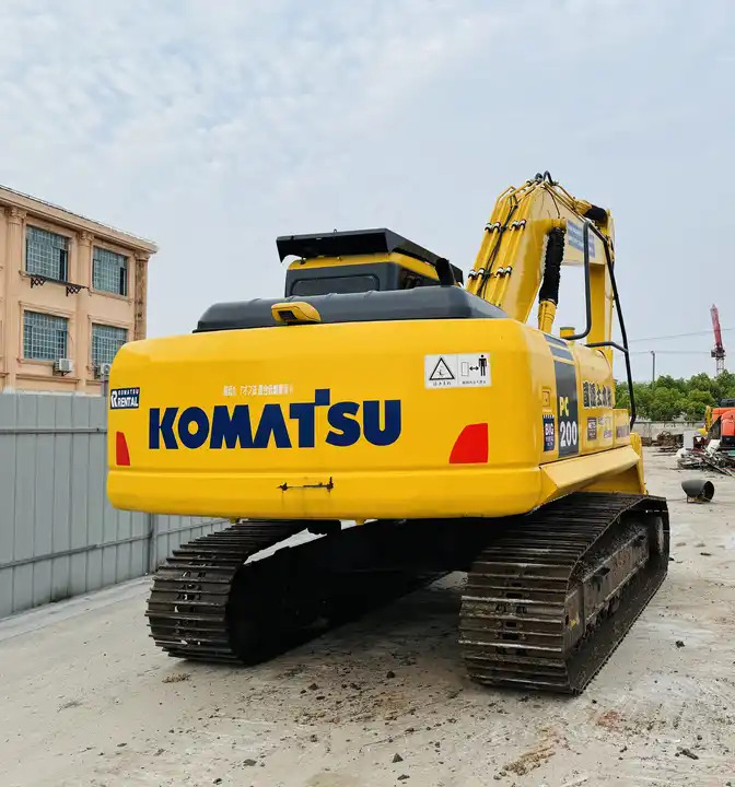 Hot Sale 20 Ton Crawler Excavator Komatsu Pc200-6 Pc200-7 Pc200-8 Original From Japan For Sale In Shanghai - Ekskavator perayap: gambar 3 Hot Sale 20 Ton Crawler Excavator Komatsu Pc200-6 Pc200-7 Pc200-8 Original From Japan For Sale In Shanghai - Ekskavator perayap: gambar 3