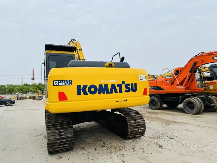 Hot Sale 20 Ton Crawler Excavator Komatsu Pc200-6 Pc200-7 Pc200-8 Original From Japan For Sale In Shanghai - Ekskavator perayap: gambar 4 Hot Sale 20 Ton Crawler Excavator Komatsu Pc200-6 Pc200-7 Pc200-8 Original From Japan For Sale In Shanghai - Ekskavator perayap: gambar 4