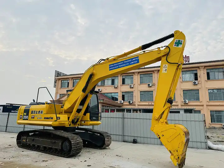 Hot Sale 20 Ton Crawler Excavator Komatsu Pc200-6 Pc200-7 Pc200-8 Original From Japan For Sale In Shanghai - Ekskavator perayap: gambar 3 Hot Sale 20 Ton Crawler Excavator Komatsu Pc200-6 Pc200-7 Pc200-8 Original From Japan For Sale In Shanghai - Ekskavator perayap: gambar 3