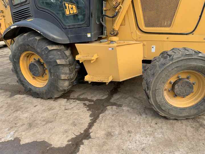 JCB 3cX backhoe loader manufactured in 2022 with telescopic boom JCB3CX JCB4CX JCB 3DX - Backhoe loader: gambar 3 JCB 3cX backhoe loader manufactured in 2022 with telescopic boom JCB3CX JCB4CX JCB 3DX - Backhoe loader: gambar 3