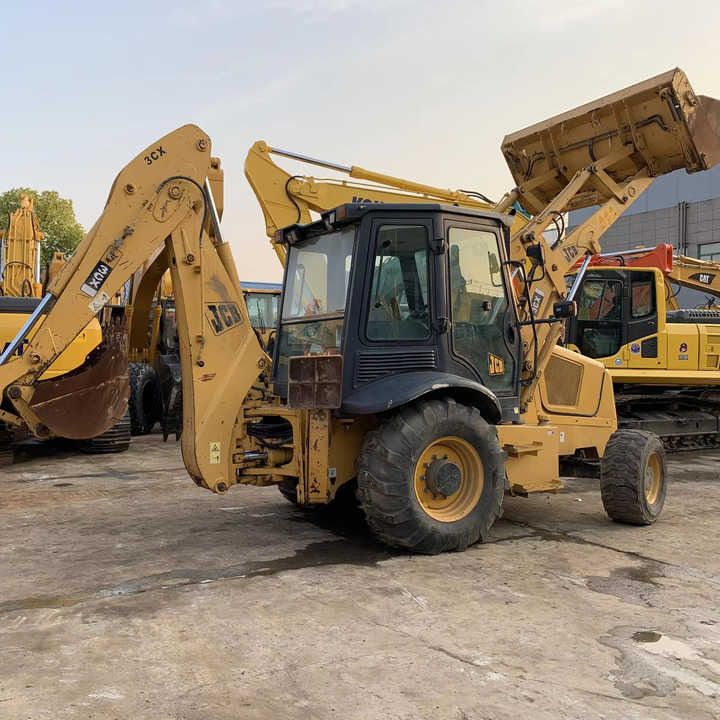 JCB 3cX backhoe loader manufactured in 2022 with telescopic boom JCB3CX JCB4CX JCB 3DX - Backhoe loader: gambar 1 JCB 3cX backhoe loader manufactured in 2022 with telescopic boom JCB3CX JCB4CX JCB 3DX - Backhoe loader: gambar 1