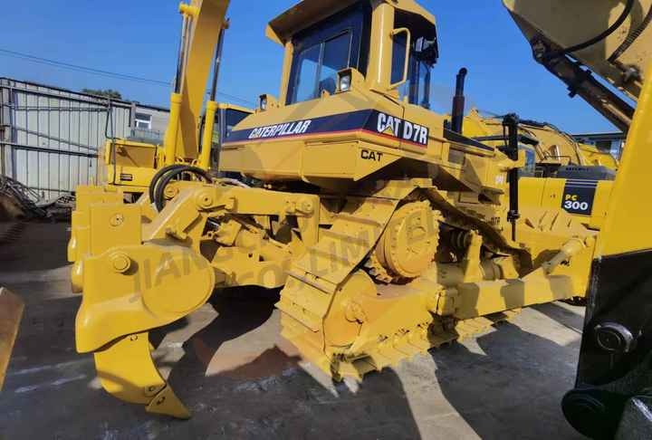 Japan Imported Caterpillar D9R Bulldozer Japan Original Cat D9n D8r Used Bulldozers - Bulldozer: gambar 5 Japan Imported Caterpillar D9R Bulldozer Japan Original Cat D9n D8r Used Bulldozers - Bulldozer: gambar 5