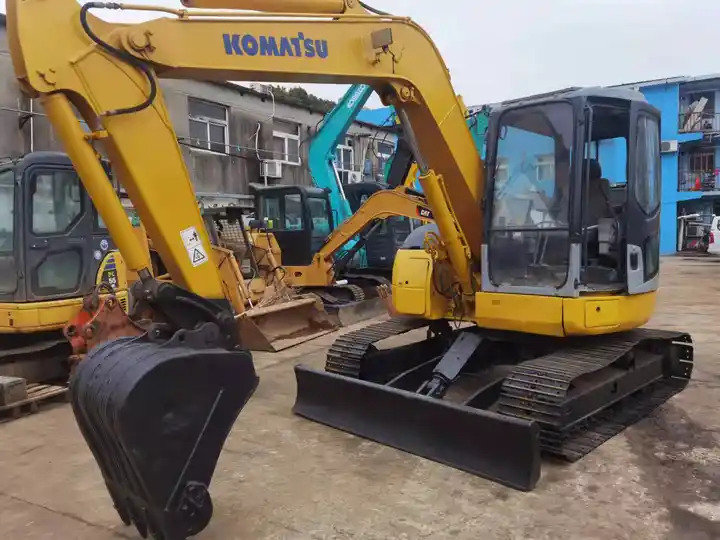 Japan Surplus Backhoe Excavator Komatsu Pc78us Pc60 Tracked Excavator With Blade Dozer For The Philippines in Shanghai - Ekskavator perayap: gambar 4 Japan Surplus Backhoe Excavator Komatsu Pc78us Pc60 Tracked Excavator With Blade Dozer For The Philippines in Shanghai - Ekskavator perayap: gambar 4