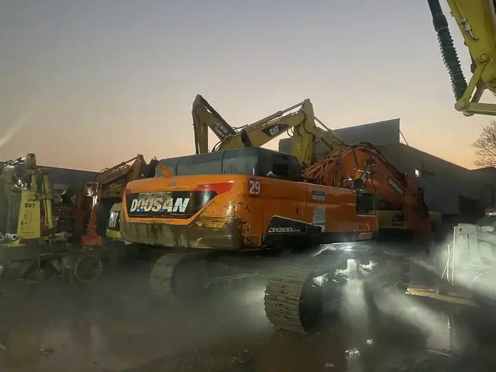 Original Doosan Dx420 Used Excavator/few Working Hours Used 420 Doosan Excavator Dx420 In Stock - Ekskavator perayap: gambar 4 Original Doosan Dx420 Used Excavator/few Working Hours Used 420 Doosan Excavator Dx420 In Stock - Ekskavator perayap: gambar 4