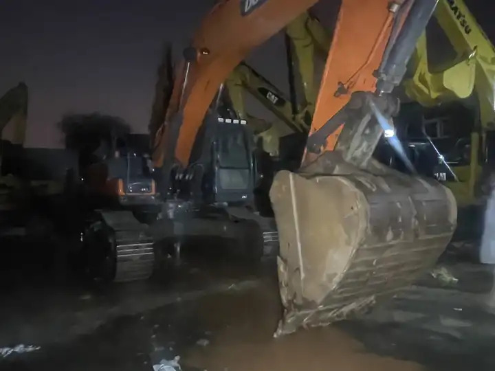 Original Doosan Dx420 Used Excavator/few Working Hours Used 420 Doosan Excavator Dx420 In Stock - Ekskavator perayap: gambar 3 Original Doosan Dx420 Used Excavator/few Working Hours Used 420 Doosan Excavator Dx420 In Stock - Ekskavator perayap: gambar 3