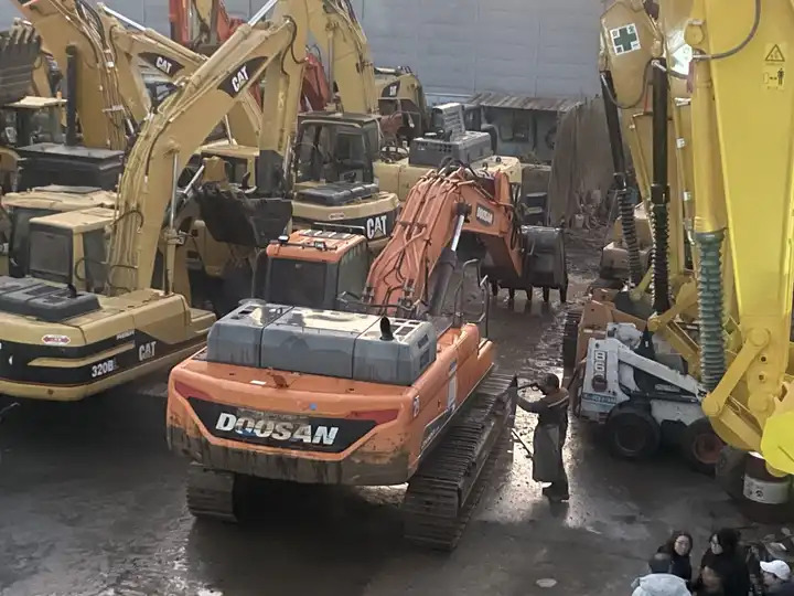 Original Doosan Dx420 Used Excavator/few Working Hours Used 420 Doosan Excavator Dx420 In Stock - Ekskavator perayap: gambar 5 Original Doosan Dx420 Used Excavator/few Working Hours Used 420 Doosan Excavator Dx420 In Stock - Ekskavator perayap: gambar 5