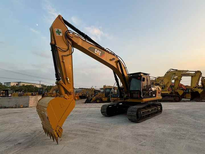 Original Japan Cat Excavadora Caterpillar 330D2L Excavator Digger Cat 330d Heavy Machinery for Construction - Ekskavator: gambar 4 Original Japan Cat Excavadora Caterpillar 330D2L Excavator Digger Cat 330d Heavy Machinery for Construction - Ekskavator: gambar 4