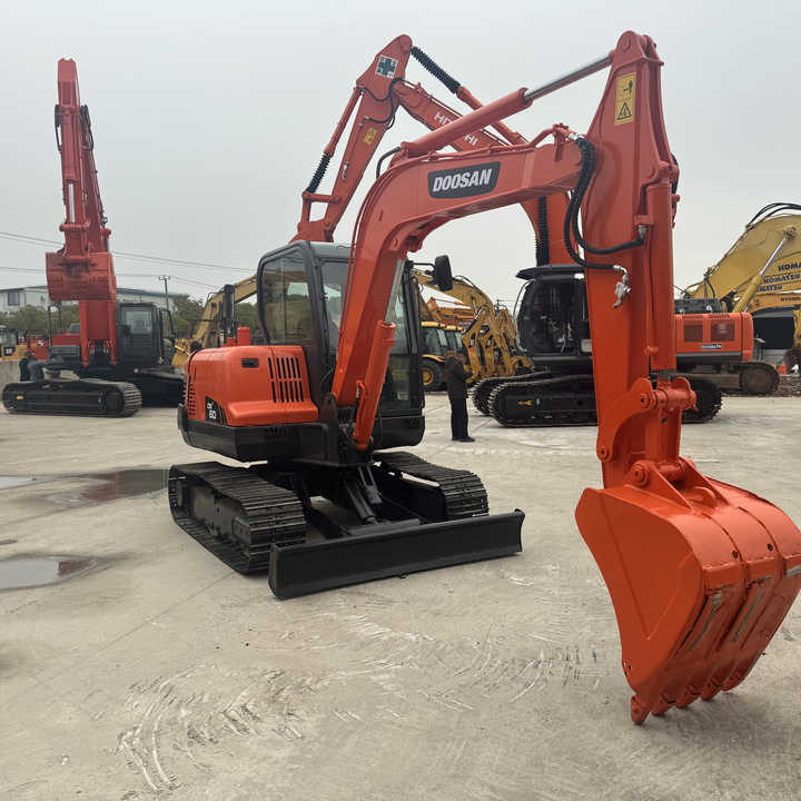 Original Top Sale High Performance Slightly Used Doosan Dx60 Dx75 Dx80 Tracked Excavator for Landscaping in Shanghai - Ekskavator perayap: gambar 1 Original Top Sale High Performance Slightly Used Doosan Dx60 Dx75 Dx80 Tracked Excavator for Landscaping in Shanghai - Ekskavator perayap: gambar 1