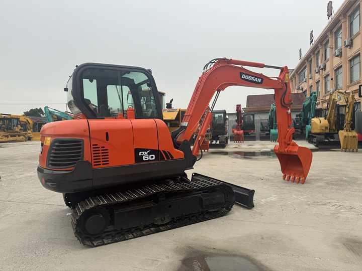 Original Top Sale High Performance Slightly Used Doosan Dx60 Dx75 Dx80 Tracked Excavator for Landscaping in Shanghai - Ekskavator perayap: gambar 5 Original Top Sale High Performance Slightly Used Doosan Dx60 Dx75 Dx80 Tracked Excavator for Landscaping in Shanghai - Ekskavator perayap: gambar 5