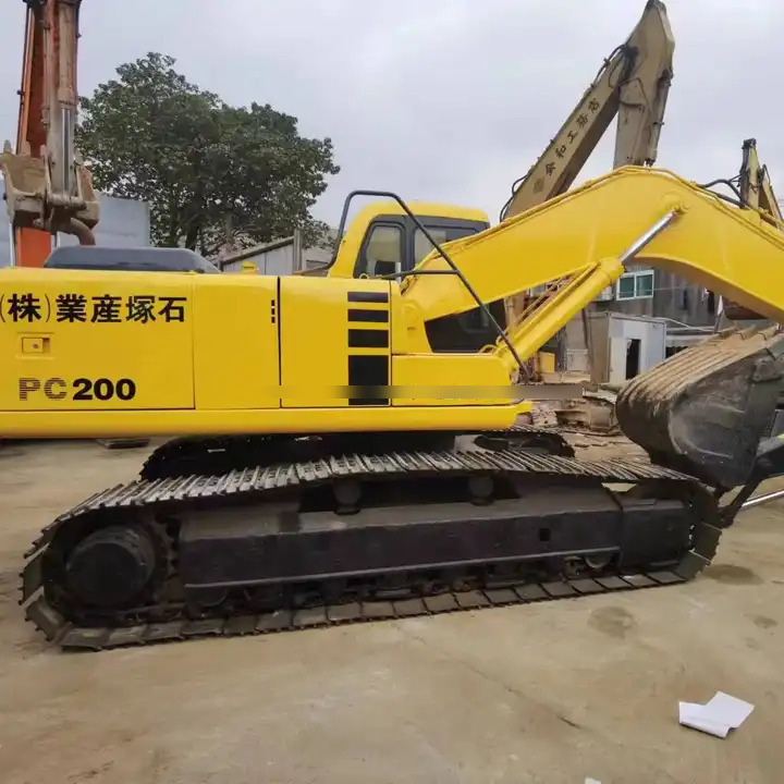 Original Well-Maintained Komatsu PC200-6 Used Excavator for sale - Ekskavator perayap: gambar 1 Original Well-Maintained Komatsu PC200-6 Used Excavator for sale - Ekskavator perayap: gambar 1