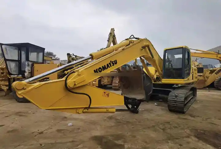 Original Well-Maintained Komatsu PC200-6 Used Excavator for sale - Ekskavator perayap: gambar 5 Original Well-Maintained Komatsu PC200-6 Used Excavator for sale - Ekskavator perayap: gambar 5