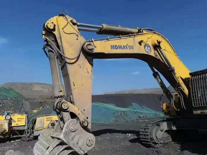 Secondhand Komatsu pc850 Komatsu 85 tons of excavator used komatsu PC850 excavator change rock arm crushing hammer - Ekskavator: gambar 4 Secondhand Komatsu pc850 Komatsu 85 tons of excavator used komatsu PC850 excavator change rock arm crushing hammer - Ekskavator: gambar 4