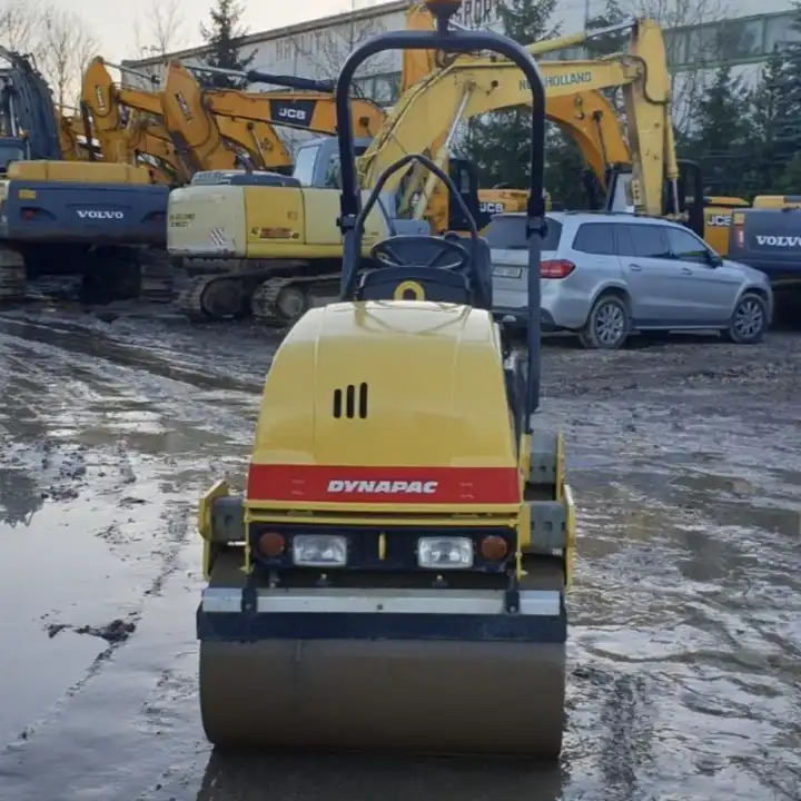 Small Compactor Dynapac Cc211, Cc1000 Mini Road Roller for Sale - Roller jalan: gambar 2 Small Compactor Dynapac Cc211, Cc1000 Mini Road Roller for Sale - Roller jalan: gambar 2