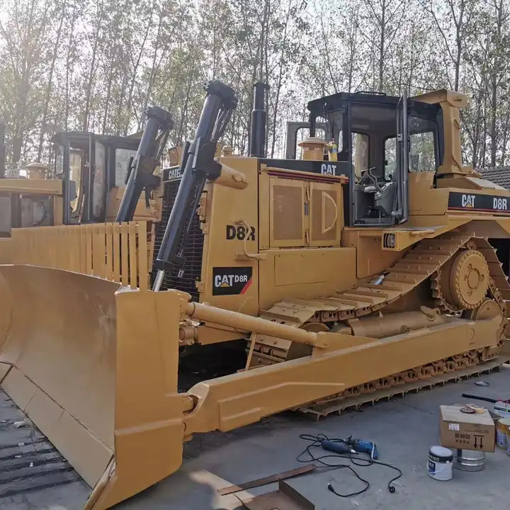 Used CAT D8R bulldozer in good condition for sale - Bulldozer: gambar 1 Used CAT D8R bulldozer in good condition for sale - Bulldozer: gambar 1