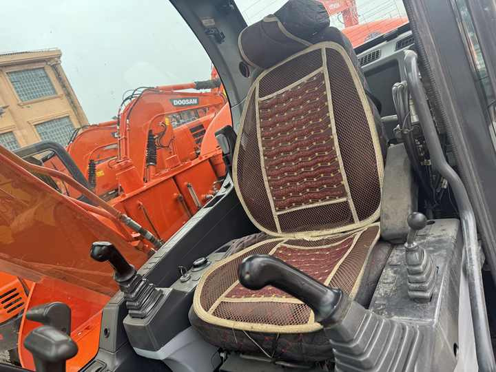 Used Excavator Doosan DX75-9C Second-hand Excavator Digger DX75-9C Compact Shovel Crawler Doosan 75 Excavator Doosan Dx75-9C - Ekskavator perayap: gambar 5 Used Excavator Doosan DX75-9C Second-hand Excavator Digger DX75-9C Compact Shovel Crawler Doosan 75 Excavator Doosan Dx75-9C - Ekskavator perayap: gambar 5