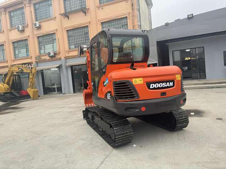 Used Excavator Doosan Dx60 Excavators Mini Machinery Doosan Dx60 Dx80 Dx75 for Sale - Ekskavator perayap: gambar 4 Used Excavator Doosan Dx60 Excavators Mini Machinery Doosan Dx60 Dx80 Dx75 for Sale - Ekskavator perayap: gambar 4
