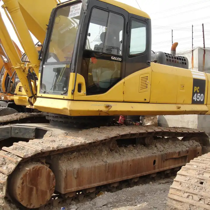 Used Komatsu excavator PC450-7 in good condition for sale - Ekskavator perayap: gambar 1 Used Komatsu excavator PC450-7 in good condition for sale - Ekskavator perayap: gambar 1