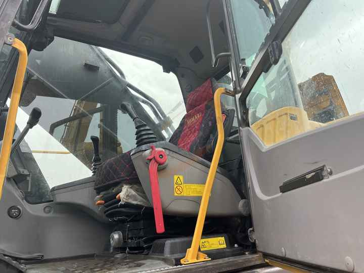 Ekskavator perayap Used Volvo EC480 Excavator 48 Ton Original Heavy Duty Equipment Digger Secondhand Crawler Hydraulic Excavator Volvo EC480DL: gambar 6