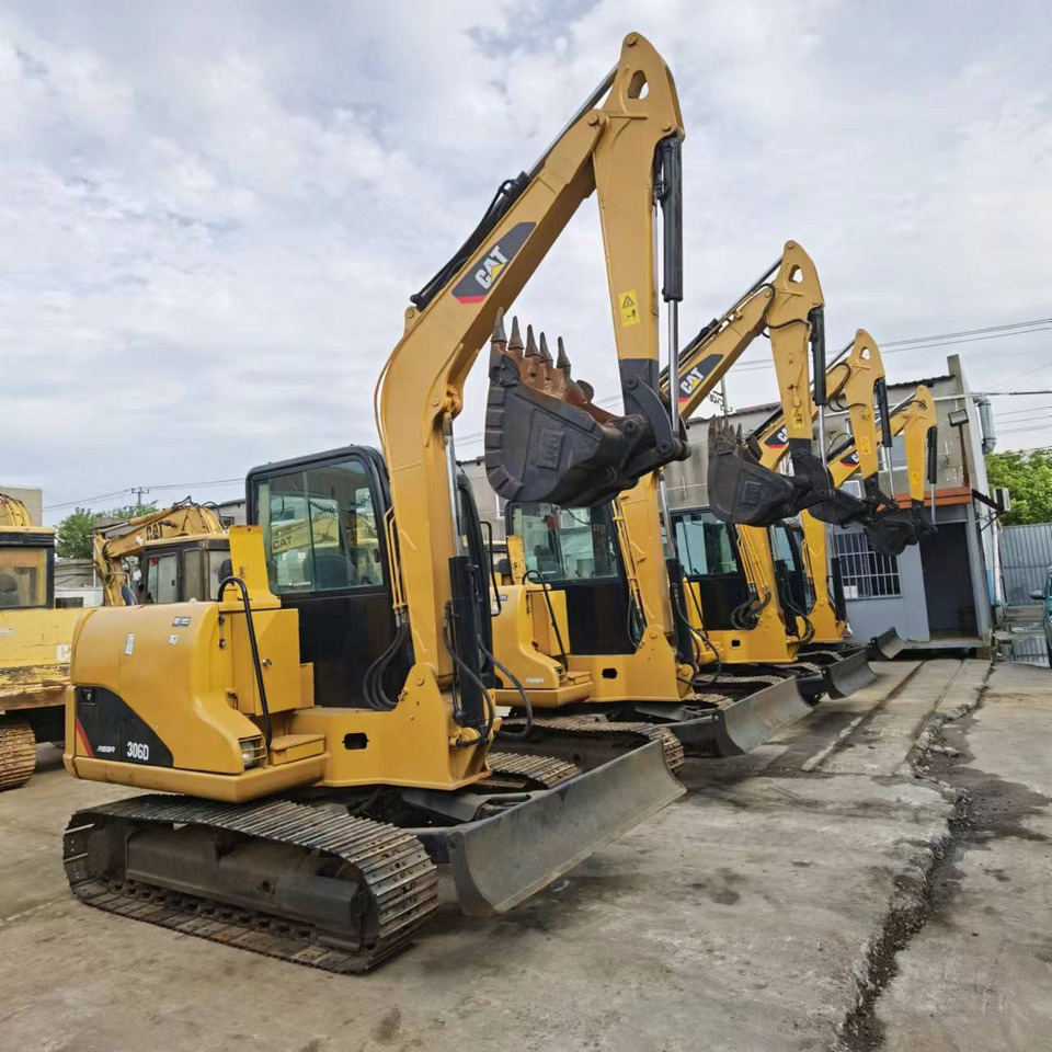 Used cat mini excavator 306D 302.5 6ton 2.5ton free shipping with mini excavator bucket - Ekskavator perayap: gambar 1 Used cat mini excavator 306D 302.5 6ton 2.5ton free shipping with mini excavator bucket - Ekskavator perayap: gambar 1