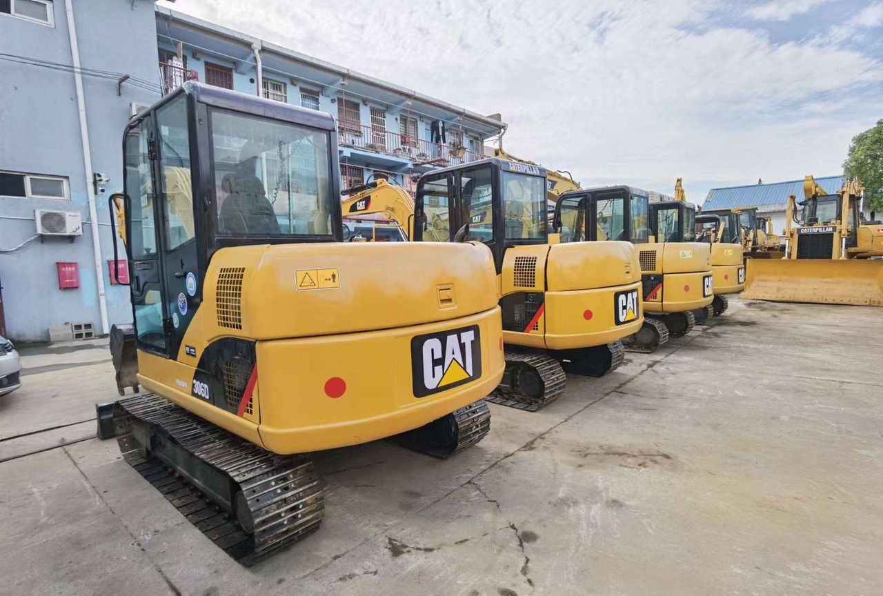 Used cat mini excavator 306D 302.5 6ton 2.5ton free shipping with mini excavator bucket - Ekskavator perayap: gambar 4 Used cat mini excavator 306D 302.5 6ton 2.5ton free shipping with mini excavator bucket - Ekskavator perayap: gambar 4