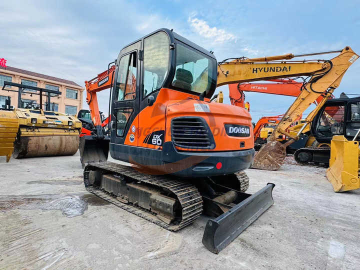 Used excavator doosan dx60 excavators earth-moving machinery doosan dx60 dx80 dx75 dx225 dh60 dh60-7for sale - Ekskavator perayap: gambar 3 Used excavator doosan dx60 excavators earth-moving machinery doosan dx60 dx80 dx75 dx225 dh60 dh60-7for sale - Ekskavator perayap: gambar 3