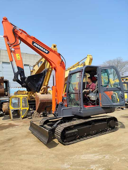 Used excavator doosan dx60 excavators machinery doosan dx60 dx80 dx75 dx225 dh60 dh60-7 excavator - Ekskavator perayap: gambar 3 Used excavator doosan dx60 excavators machinery doosan dx60 dx80 dx75 dx225 dh60 dh60-7 excavator - Ekskavator perayap: gambar 3