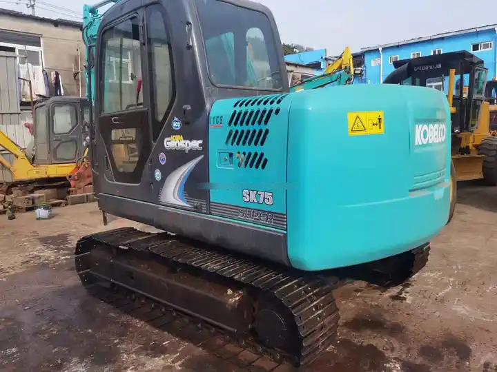 Used excavator kobelco sk75-8, second hand 7tons good Quality Kobelco sk75 excavator Sk75-8 Japan SK75-8 crawler excavat - Ekskavator mini: gambar 3 Used excavator kobelco sk75-8, second hand 7tons good Quality Kobelco sk75 excavator Sk75-8 Japan SK75-8 crawler excavat - Ekskavator mini: gambar 3