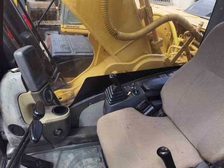 Used komatsu PC 56-7 Pc60-7 Crawler Excavator 6 Ton Excavator In Shanghai China For Sale PC 60 60-7 PC60 PC78 Nice excavator - Ekskavator perayap: gambar 5 Used komatsu PC 56-7 Pc60-7 Crawler Excavator 6 Ton Excavator In Shanghai China For Sale PC 60 60-7 PC60 PC78 Nice excavator - Ekskavator perayap: gambar 5