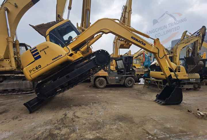 Used komatsu Pc60-7 Crawler Excavator 6 Ton Excavator In Shanghai China For Sale PC 60 60-7 PC60 PC78 excavator - Ekskavator perayap: gambar 2 Used komatsu Pc60-7 Crawler Excavator 6 Ton Excavator In Shanghai China For Sale PC 60 60-7 PC60 PC78 excavator - Ekskavator perayap: gambar 2