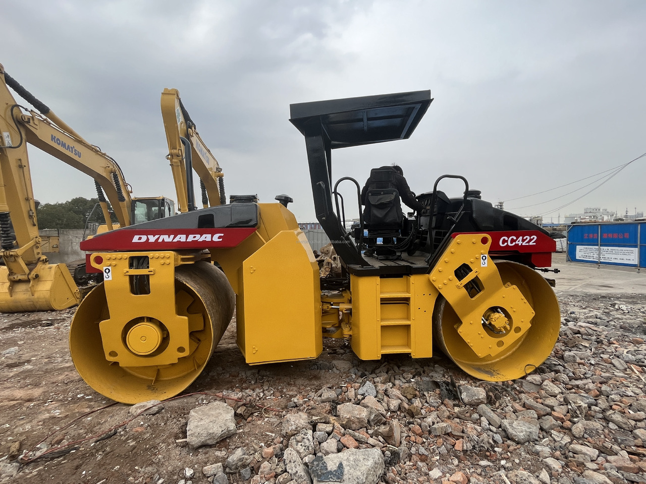 Used road roller Dynapac CC422 with Double Drum Roller in Good Condition - Roller jalan: gambar 5 Used road roller Dynapac CC422 with Double Drum Roller in Good Condition - Roller jalan: gambar 5