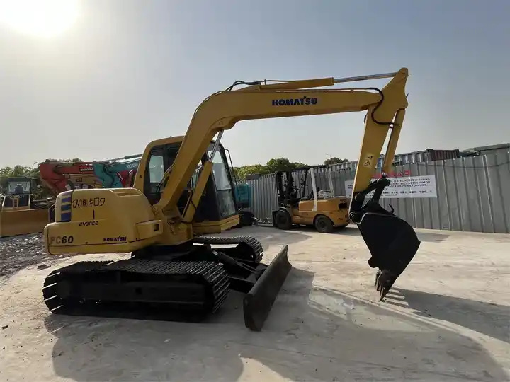 Komatsu used pc60-7 excavator/used 6ton excavator /Komatsu japan pc60-7 mini used excavator for sale Komatsu excavator - Ekskavator perayap: gambar 5 Komatsu used pc60-7 excavator/used 6ton excavator /Komatsu japan pc60-7 mini used excavator for sale Komatsu excavator - Ekskavator perayap: gambar 5