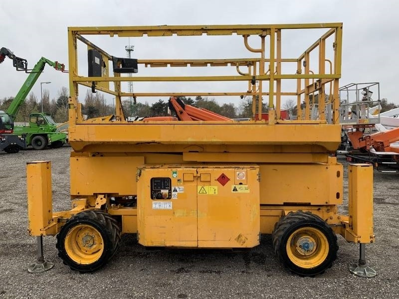 Genie GS-2669 - 10 m, 4x4, diesel - Scissor lifts: gambar 5 Genie GS-2669 - 10 m, 4x4, diesel - Scissor lifts: gambar 5