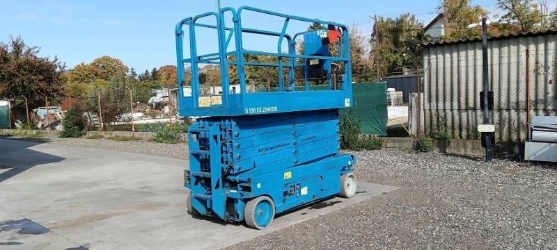 Genie GS4047 - 13,7m - electric - Scissor lifts: gambar 2 Genie GS4047 - 13,7m - electric - Scissor lifts: gambar 2