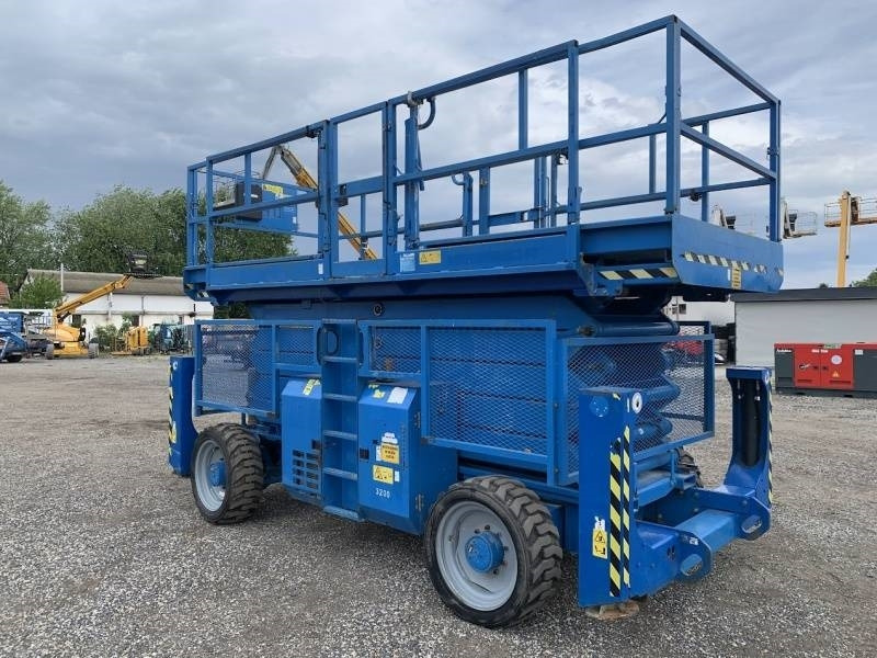 Genie GS5390 - 18m - 4x4 - Diesel - Scissor lifts: gambar 1 Genie GS5390 - 18m - 4x4 - Diesel - Scissor lifts: gambar 1