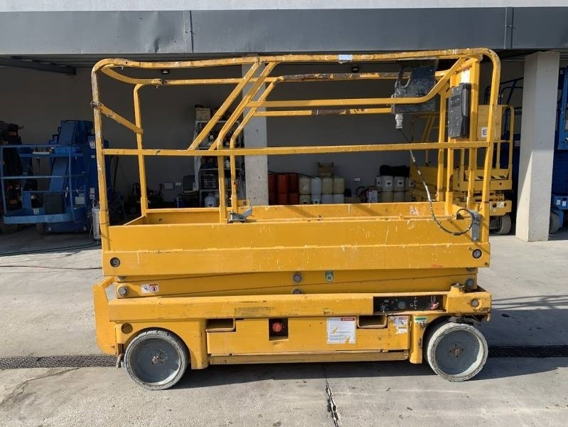 Haulotte Compact 8 - 8m, electric - Scissor lifts: gambar 4 Haulotte Compact 8 - 8m, electric - Scissor lifts: gambar 4