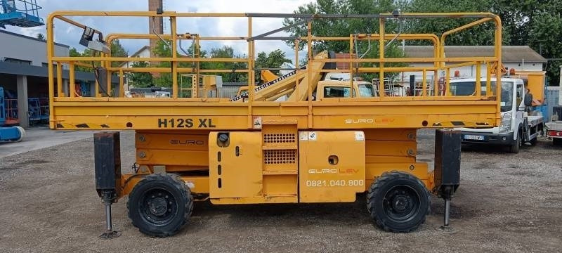 Haulotte H12SXLNT - 12m, 4x4, diesel - Scissor lifts: gambar 5 Haulotte H12SXLNT - 12m, 4x4, diesel - Scissor lifts: gambar 5