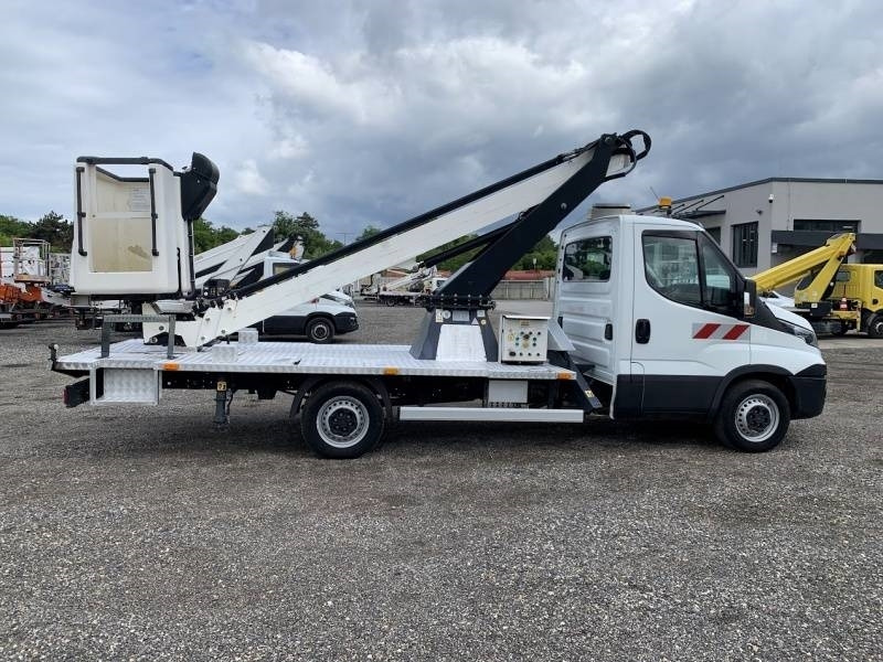 Iveco Daily Klubb KT48 - 16m, 200kg - Platform udara yang dipasang di truk: gambar 4 Iveco Daily Klubb KT48 - 16m, 200kg - Platform udara yang dipasang di truk: gambar 4