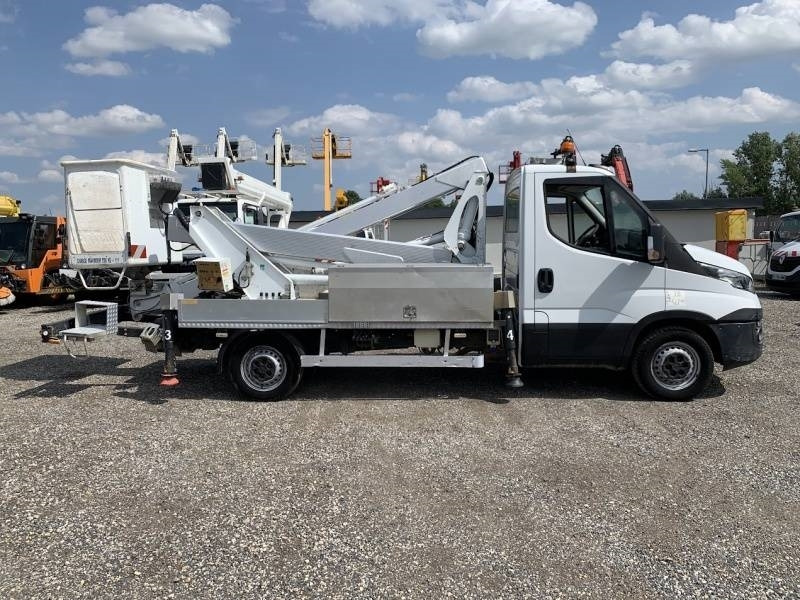 Iveco Daily Multitel MX170 - 17m - 200 kg - Platform udara yang dipasang di truk: gambar 4 Iveco Daily Multitel MX170 - 17m - 200 kg - Platform udara yang dipasang di truk: gambar 4