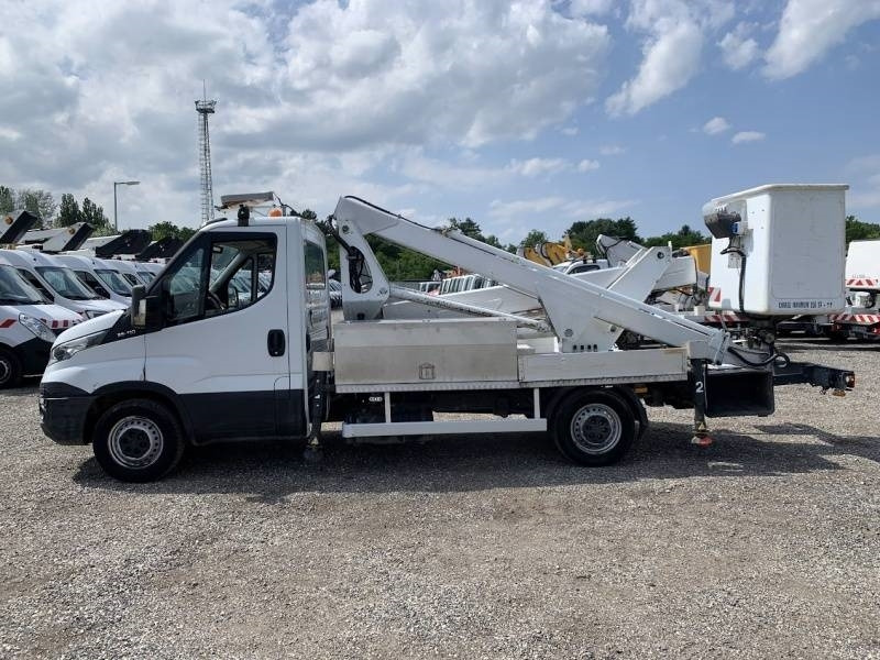 Iveco Daily Multitel MX170 - 17m - 200 kg - Platform udara yang dipasang di truk: gambar 5 Iveco Daily Multitel MX170 - 17m - 200 kg - Platform udara yang dipasang di truk: gambar 5