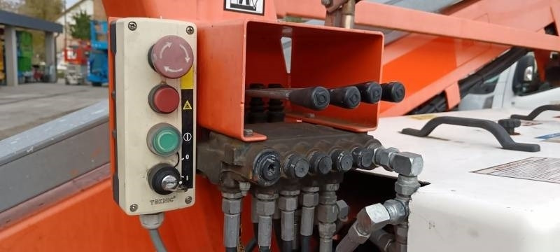 Leasing Niftylift 120TAC - 12,2 m - 200 kg Niftylift 120TAC - 12,2 m - 200 kg: gambar 12 Leasing Niftylift 120TAC - 12,2 m - 200 kg Niftylift 120TAC - 12,2 m - 200 kg: gambar 12