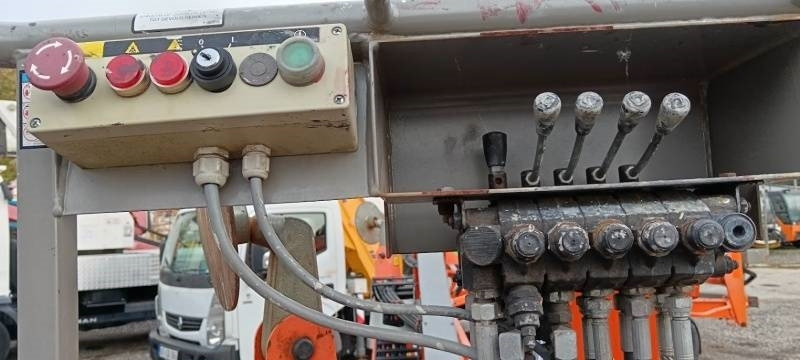 Leasing Niftylift 120TAC - 12,2 m - 200 kg Niftylift 120TAC - 12,2 m - 200 kg: gambar 9 Leasing Niftylift 120TAC - 12,2 m - 200 kg Niftylift 120TAC - 12,2 m - 200 kg: gambar 9