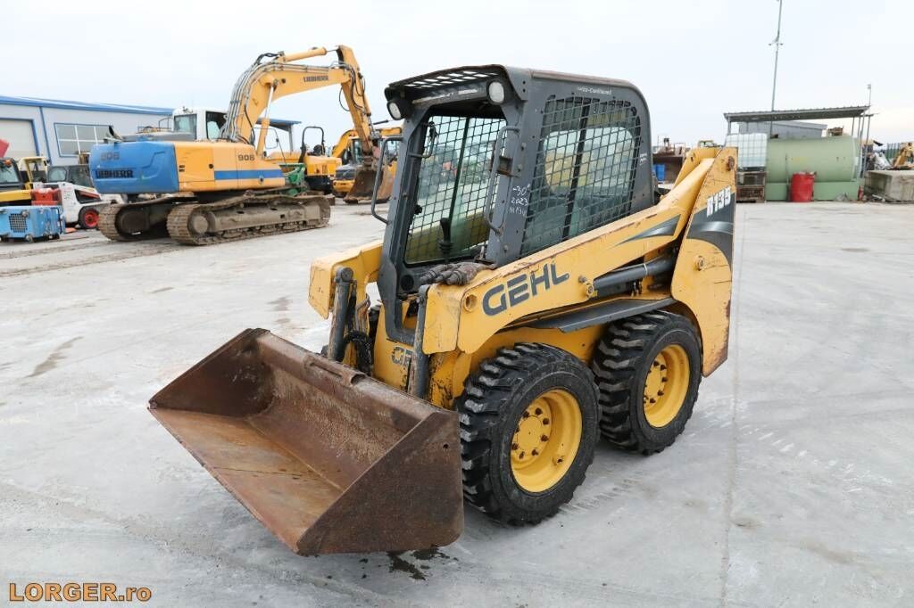 Gehl R 135 - Skid steer: gambar 1 Gehl R 135 - Skid steer: gambar 1